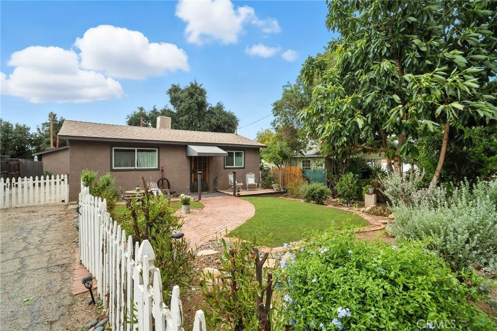 Yucaipa, California, 92399, United States, 2 Bedrooms Bedrooms, ,1 BathroomBathrooms,Residential,Forsale,1992752