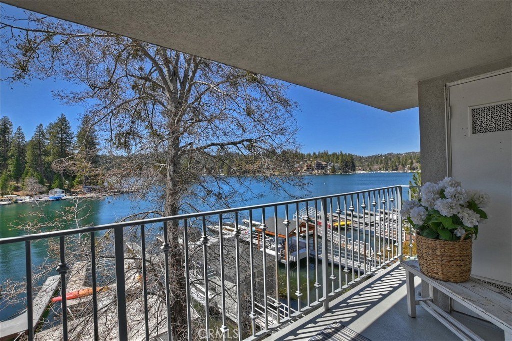 Lake Arrowhead, California, 92352, United States, 2 Bedrooms Bedrooms, ,2 BathroomsBathrooms,Residential,Forsale,1953300