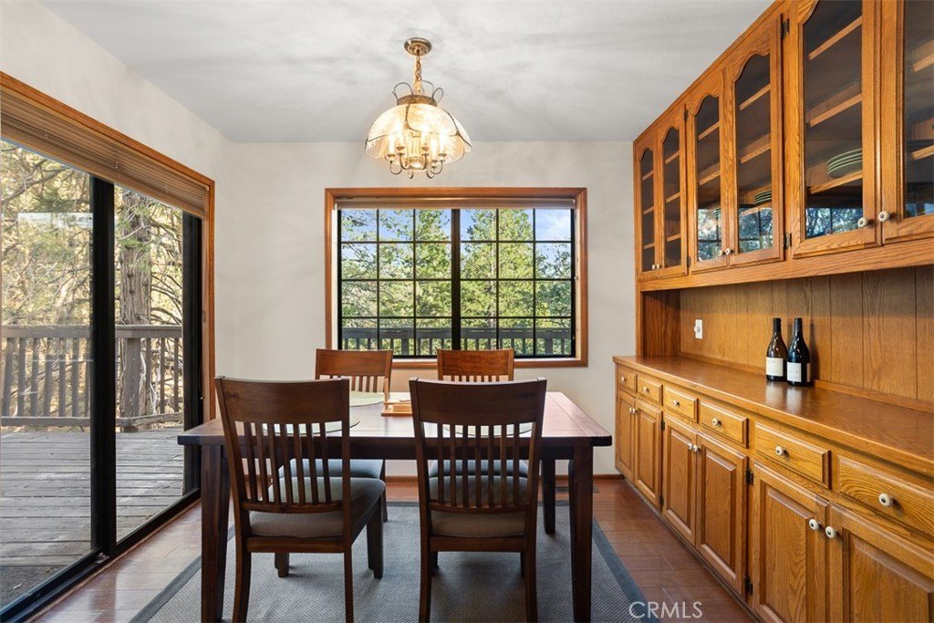 Lake Arrowhead, California, 92352, United States, 5 Bedrooms Bedrooms, ,3.5 BathroomsBathrooms,Residential,Forsale,1953304