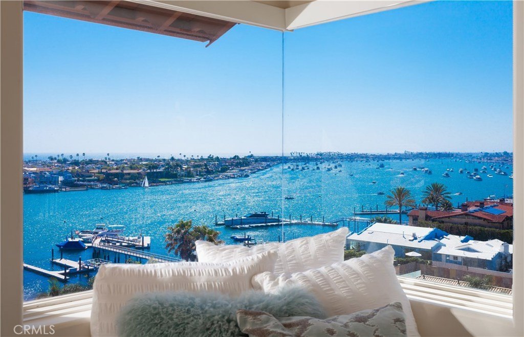 Corona del Mar, California, 92625, United States, 4 Bedrooms Bedrooms, ,3.5 BathroomsBathrooms,Residential,Forsale,1899771