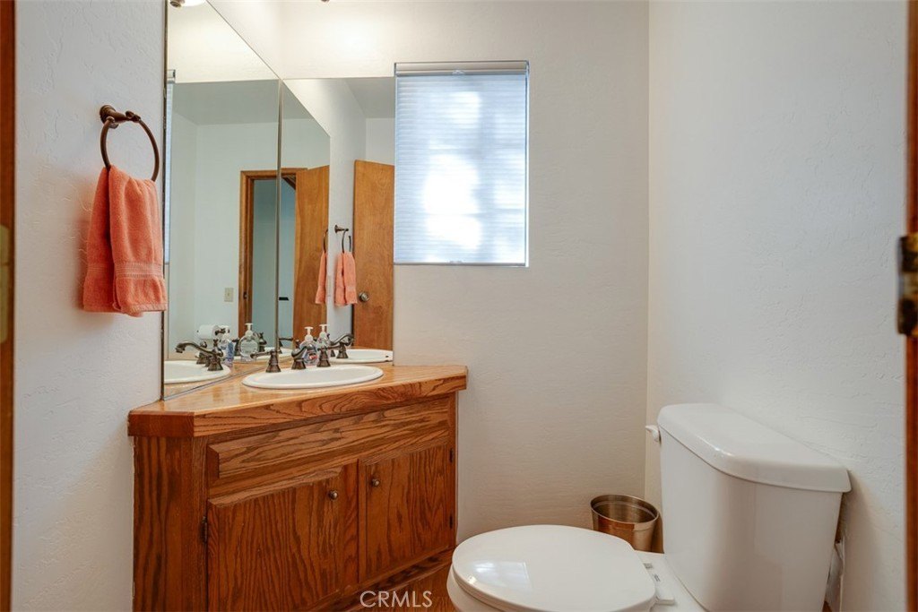 Lake Arrowhead, California, 92352, United States, 5 Bedrooms Bedrooms, ,3.5 BathroomsBathrooms,Residential,Forsale,1953304