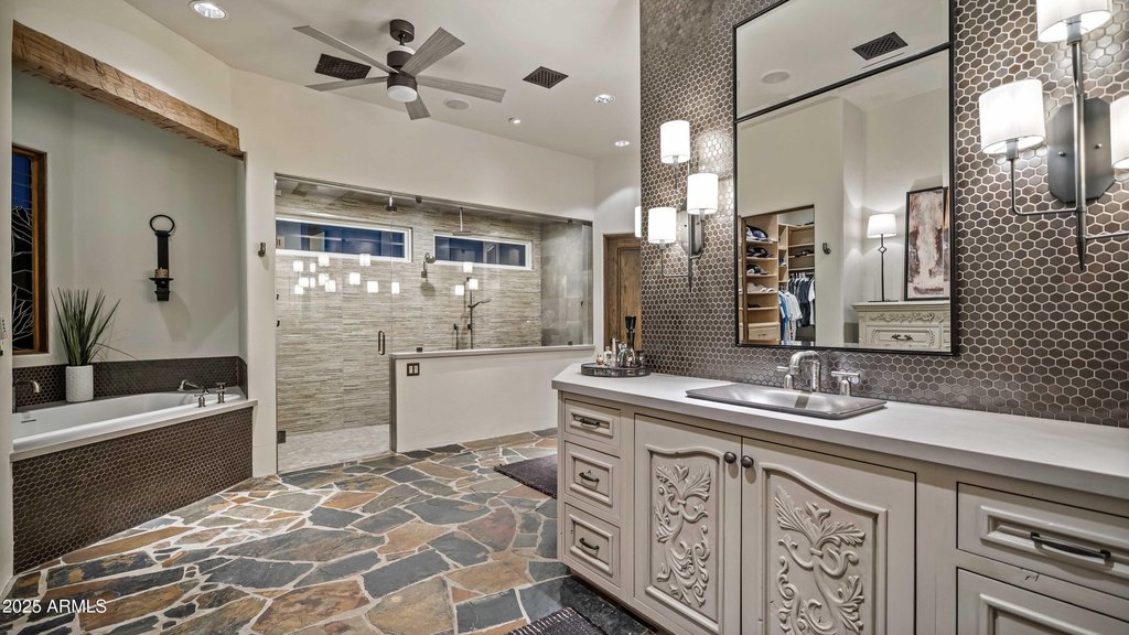 Scottsdale, Arizona, 85255, United States, 5 Bedrooms Bedrooms, ,5 BathroomsBathrooms,Residential,Forsale,1971051