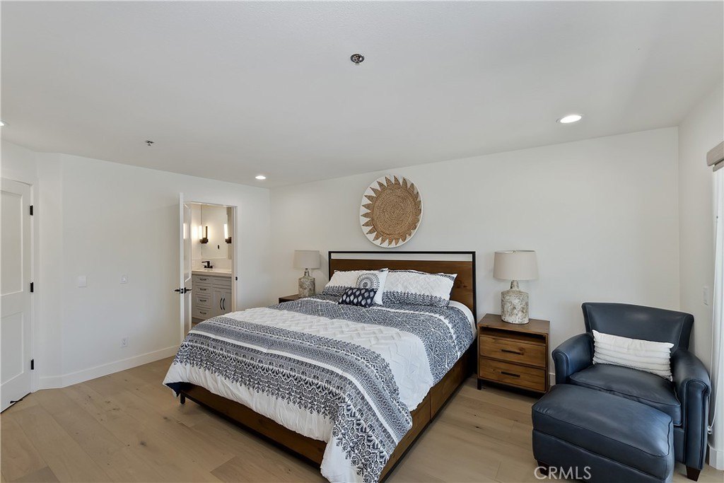 Lake Arrowhead, California, 92352, United States, 2 Bedrooms Bedrooms, ,2 BathroomsBathrooms,Residential,Forsale,1953300