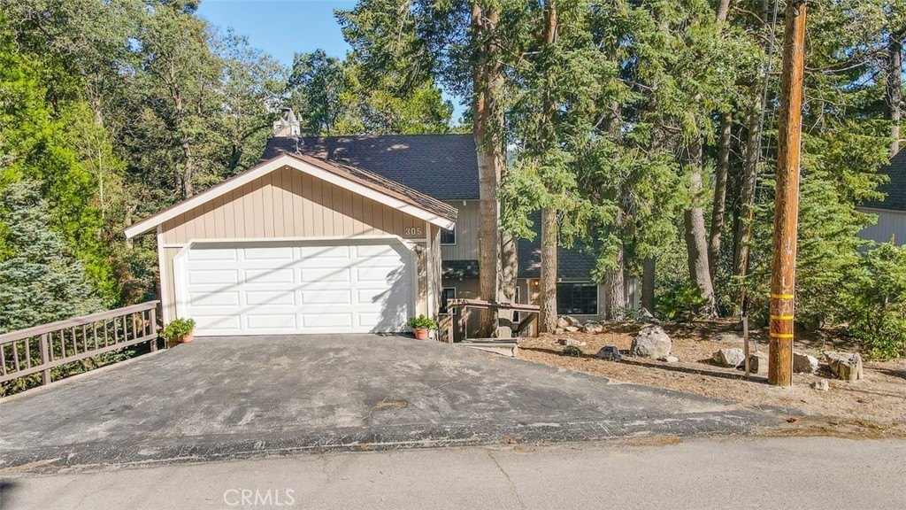 Lake Arrowhead, California, 92352, United States, 5 Bedrooms Bedrooms, ,3.5 BathroomsBathrooms,Residential,Forsale,1953304