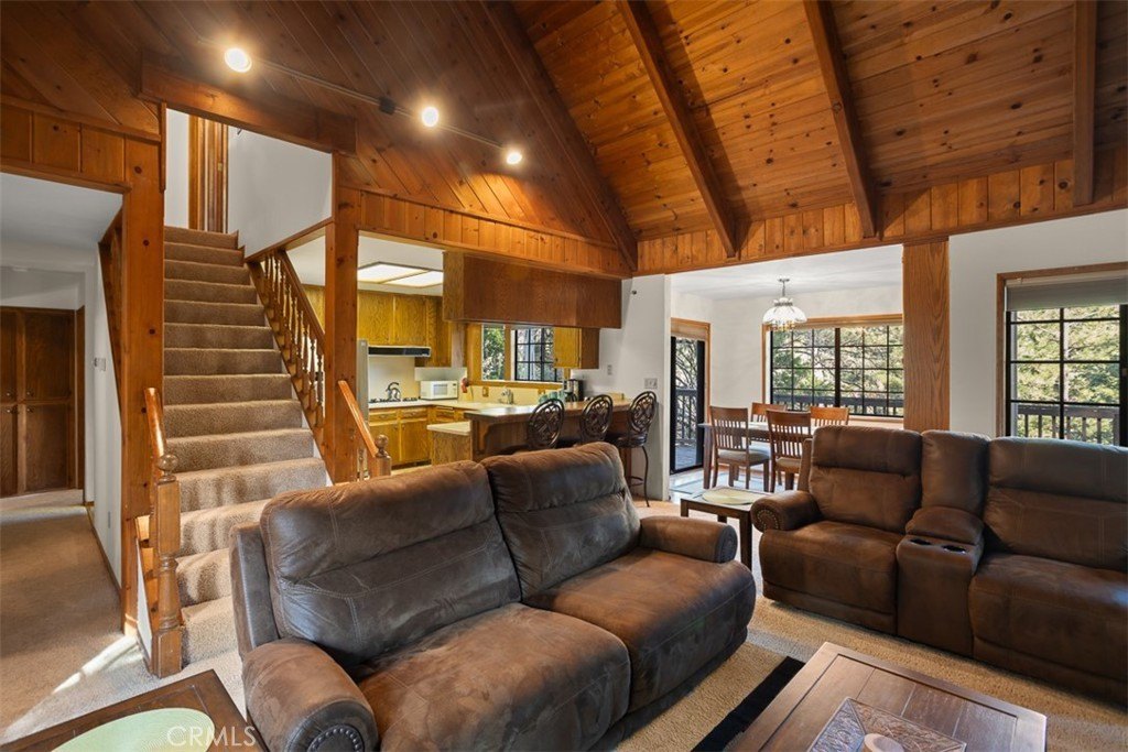 Lake Arrowhead, California, 92352, United States, 5 Bedrooms Bedrooms, ,3.5 BathroomsBathrooms,Residential,Forsale,1953304