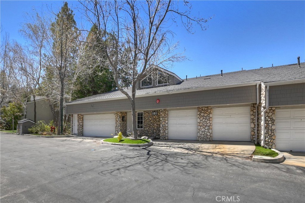 Lake Arrowhead, California, 92352, United States, 2 Bedrooms Bedrooms, ,2 BathroomsBathrooms,Residential,Forsale,1953300