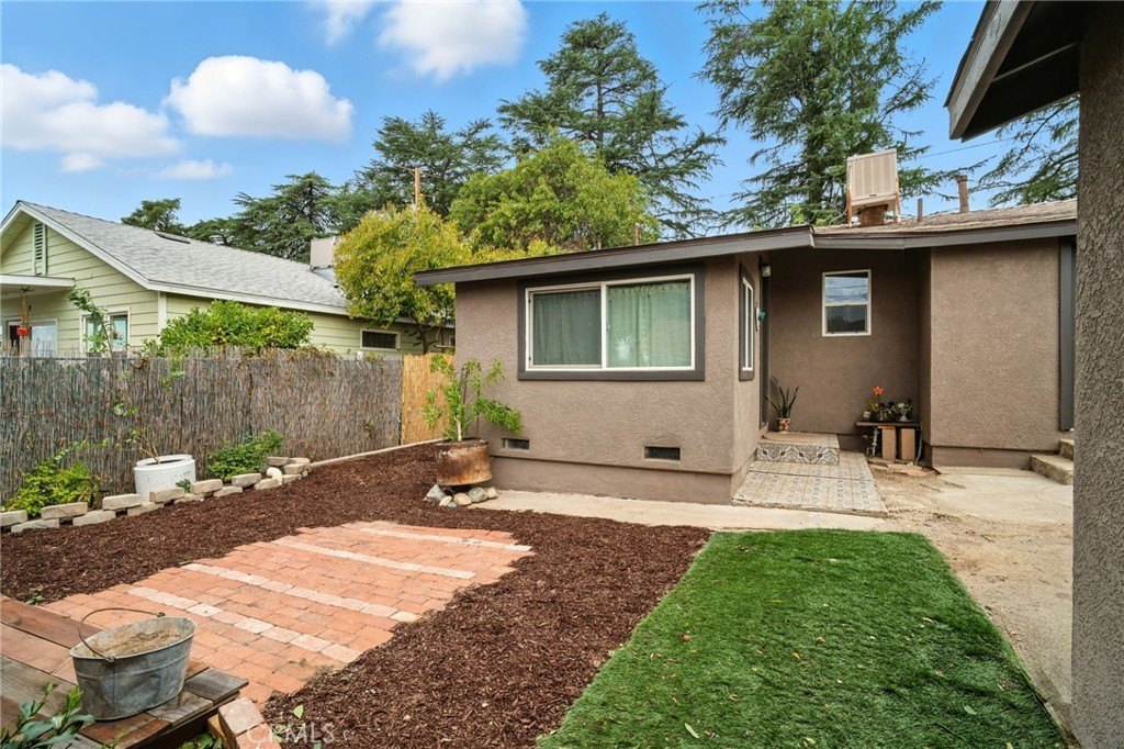 Yucaipa, California, 92399, United States, 2 Bedrooms Bedrooms, ,1 BathroomBathrooms,Residential,Forsale,1992752