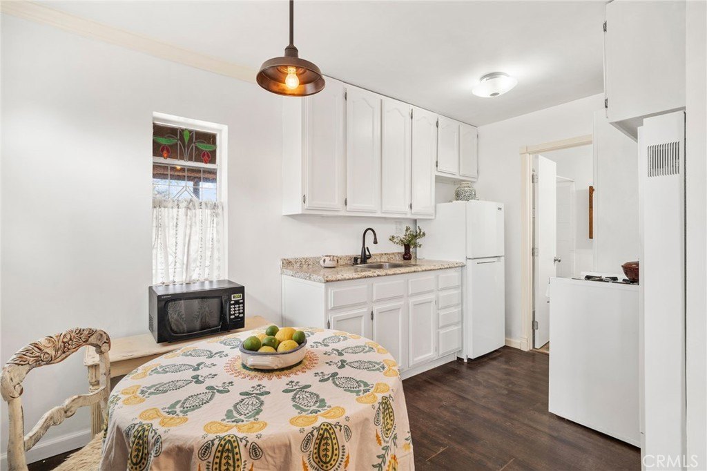 Yucaipa, California, 92399, United States, 2 Bedrooms Bedrooms, ,1 BathroomBathrooms,Residential,Forsale,1992752