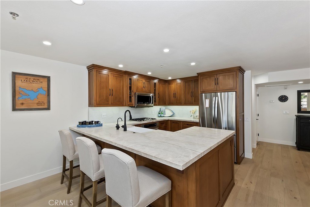 Lake Arrowhead, California, 92352, United States, 2 Bedrooms Bedrooms, ,2 BathroomsBathrooms,Residential,Forsale,1953300