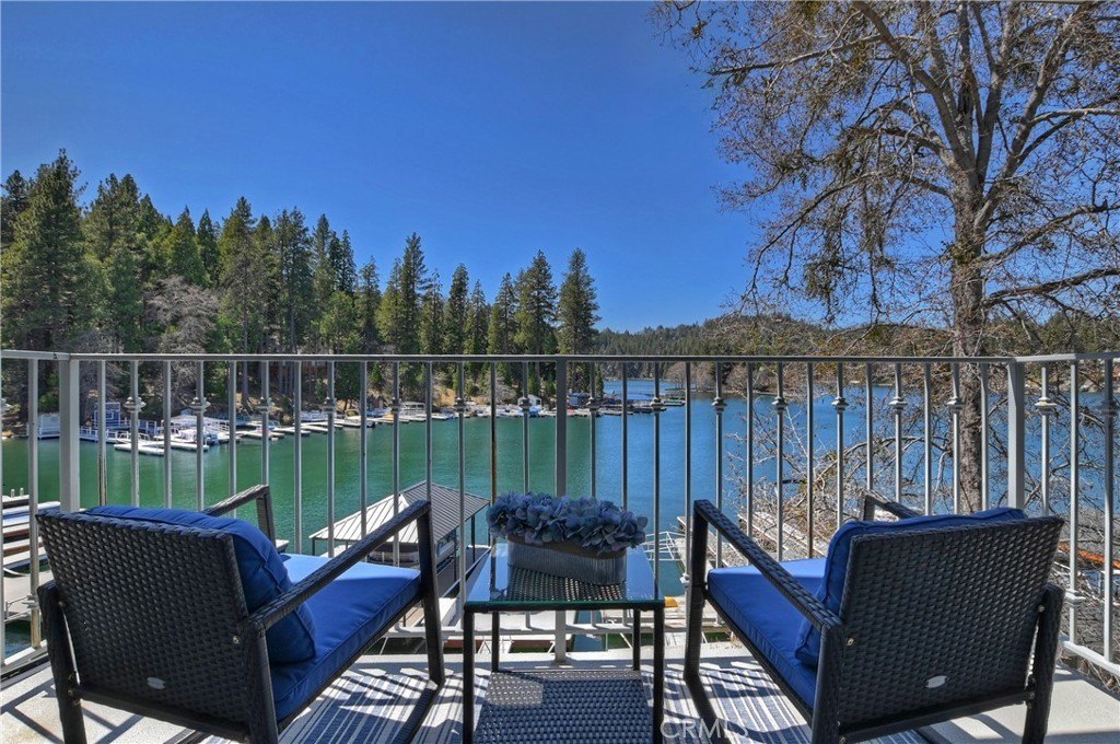 Lake Arrowhead, California, 92352, United States, 2 Bedrooms Bedrooms, ,2 BathroomsBathrooms,Residential,Forsale,1953300