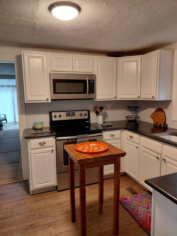 Stratford, New York, 13470, United States, 3 Bedrooms Bedrooms, ,1 BathroomBathrooms,Residential,Forsale,1953148