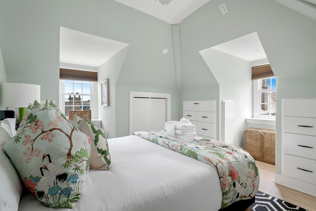 Charleston, South Carolina, 29401, United States, 2 Bedrooms Bedrooms, ,1.5 BathroomsBathrooms,Residential,Forsale,1953164