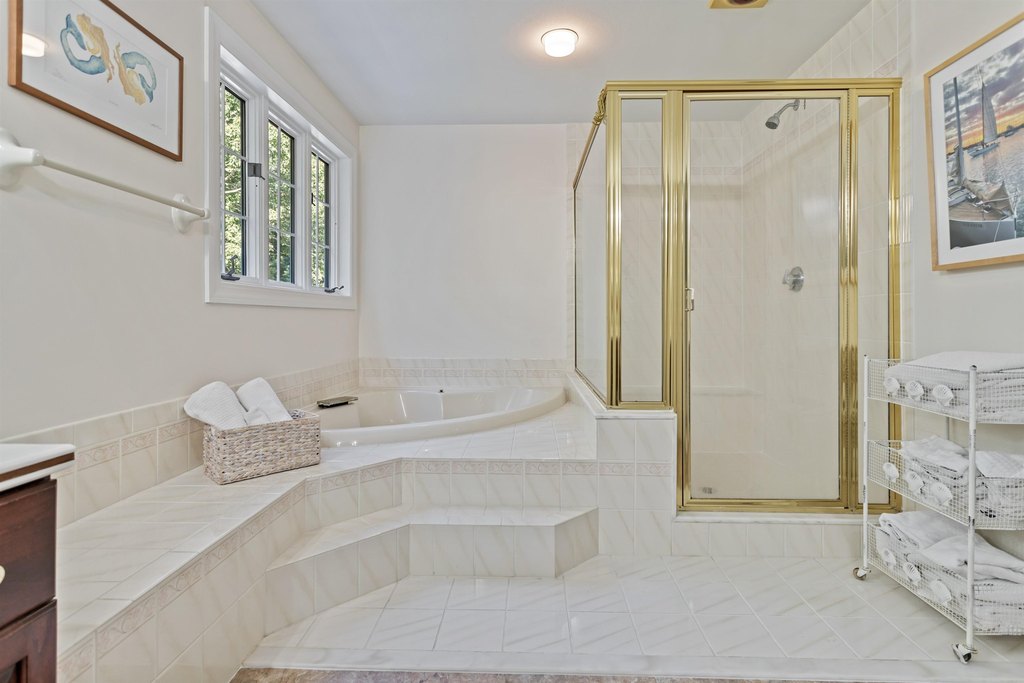 Hampton, New Hampshire, 03842, United States, 4 Bedrooms Bedrooms, ,3.5 BathroomsBathrooms,Residential,Forsale,1952920