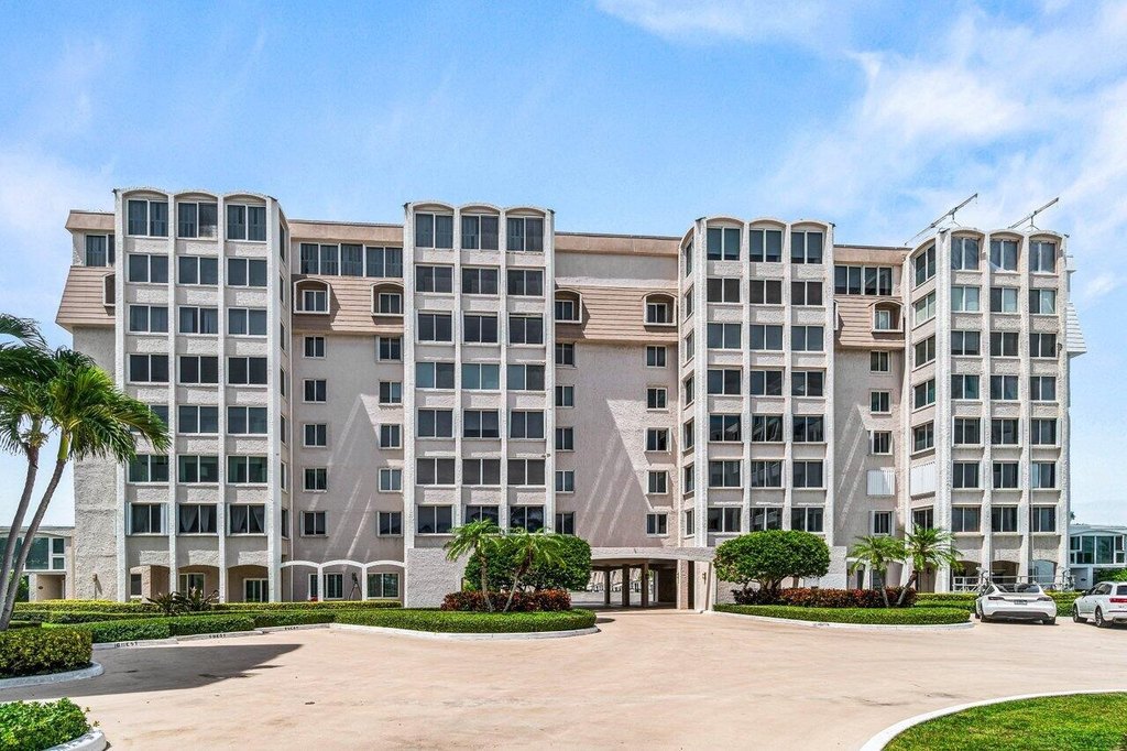 Delray Beach, Florida, 33483, United States, 3 Bedrooms Bedrooms, ,2.5 BathroomsBathrooms,Residential,Forsale,2009923