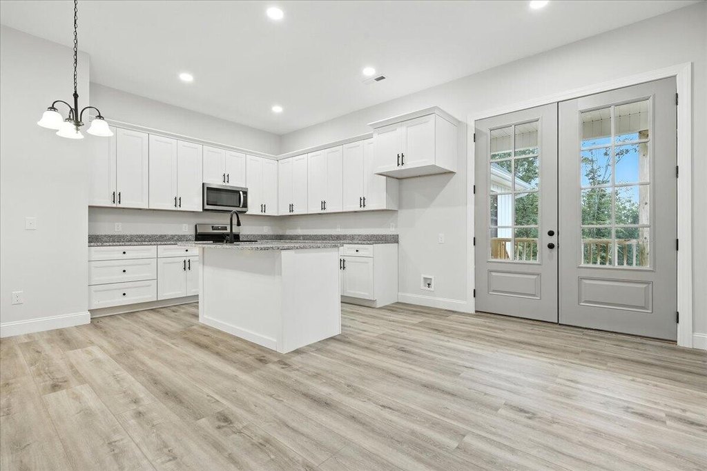 Talbott, Tennessee, 37877, United States, 3 Bedrooms Bedrooms, ,2.5 BathroomsBathrooms,Residential,Forsale,1986958