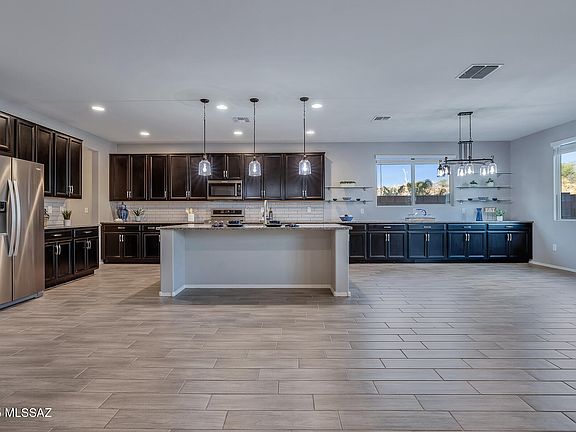 Oro Valley, Arizona, 85737, United States, 5 Bedrooms Bedrooms, ,4 BathroomsBathrooms,Residential,Forsale,1946071