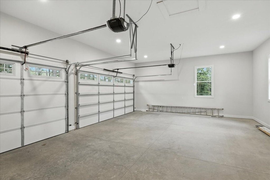 Talbott, Tennessee, 37877, United States, 3 Bedrooms Bedrooms, ,2.5 BathroomsBathrooms,Residential,Forsale,1986958