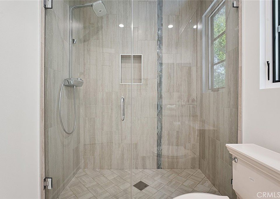 Calabasas, California, 91302, United States, 5 Bedrooms Bedrooms, ,6 BathroomsBathrooms,Residential,Forsale,1987286