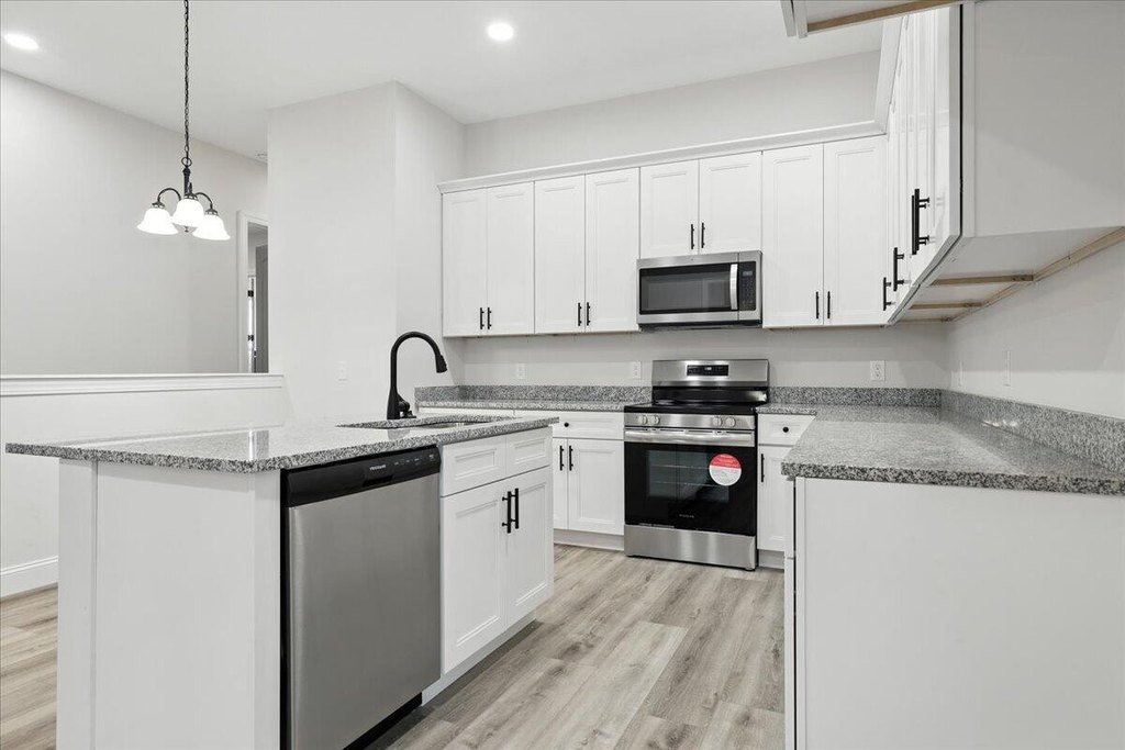 Talbott, Tennessee, 37877, United States, 3 Bedrooms Bedrooms, ,2.5 BathroomsBathrooms,Residential,Forsale,1986958