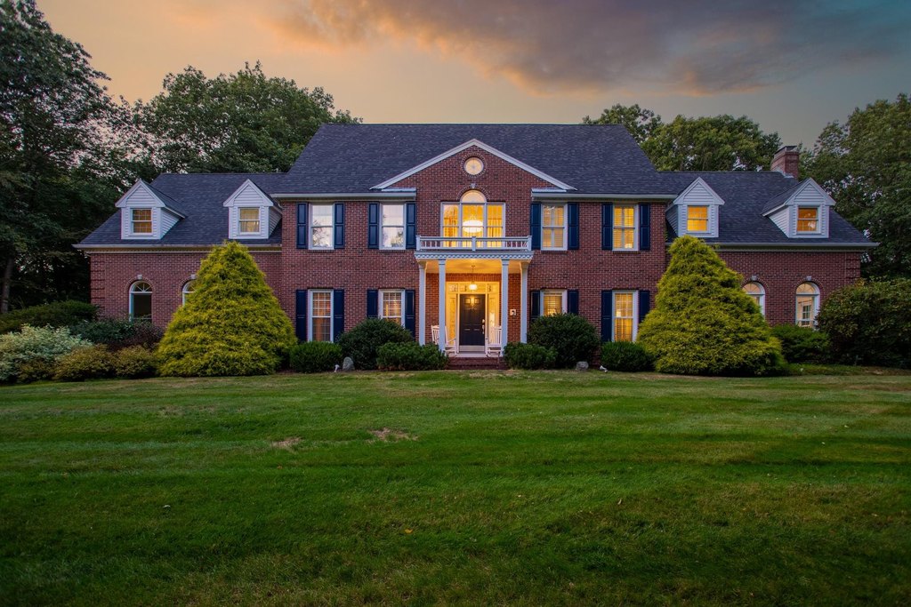 Hampton, New Hampshire, 03842, United States, 4 Bedrooms Bedrooms, ,3.5 BathroomsBathrooms,Residential,Forsale,1952920