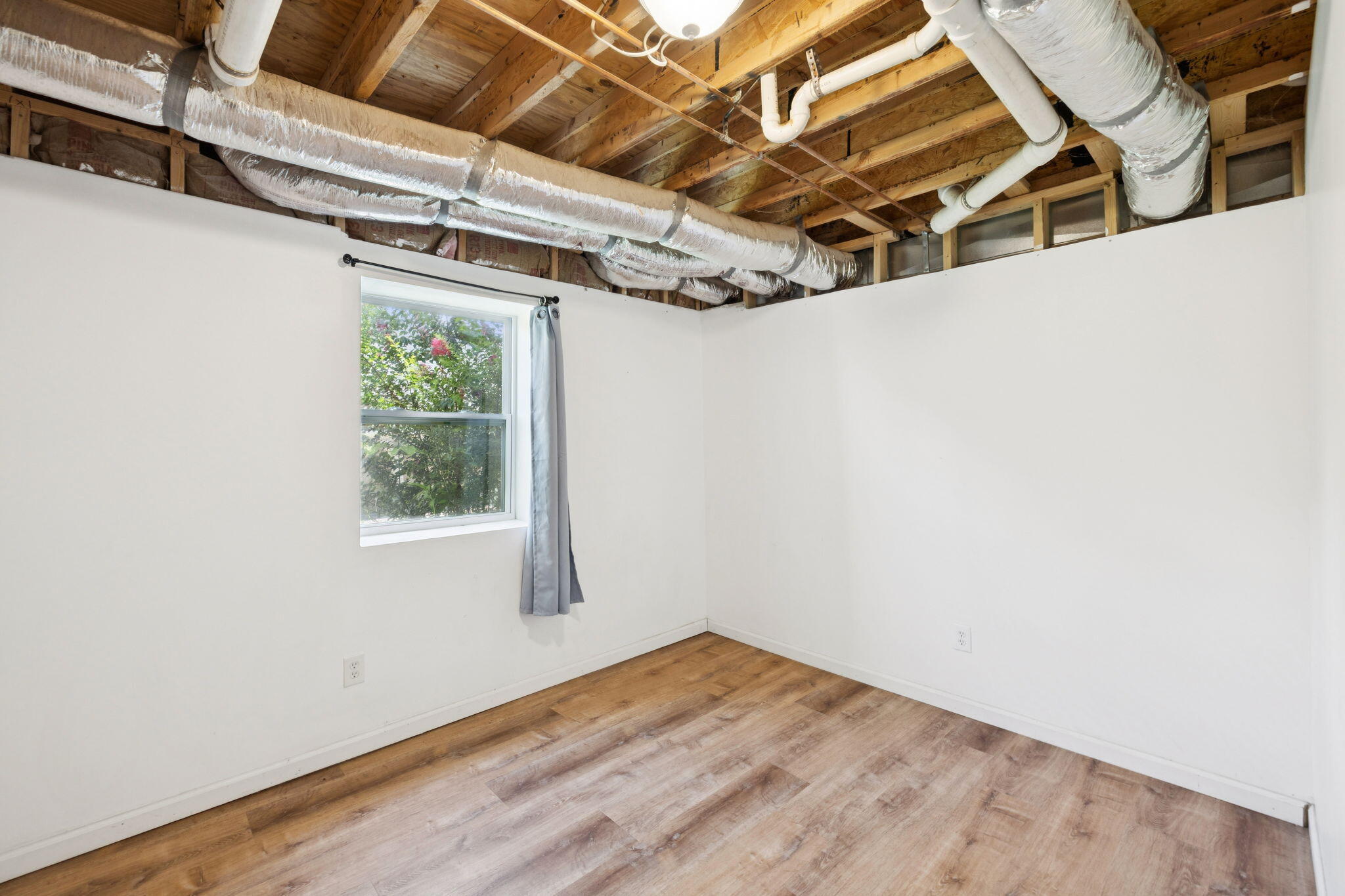 Harrison, Tennessee, 37341, United States, 4 Bedrooms Bedrooms, ,3 BathroomsBathrooms,Residential,Forsale,1946803