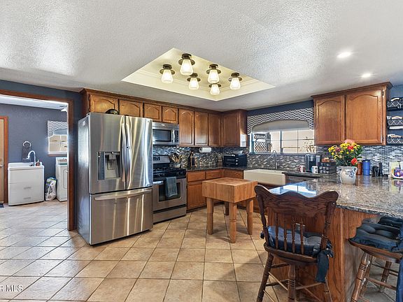 Lancaster, California, 93536, United States, 3 Bedrooms Bedrooms, ,3 BathroomsBathrooms,Residential,Forsale,1987287