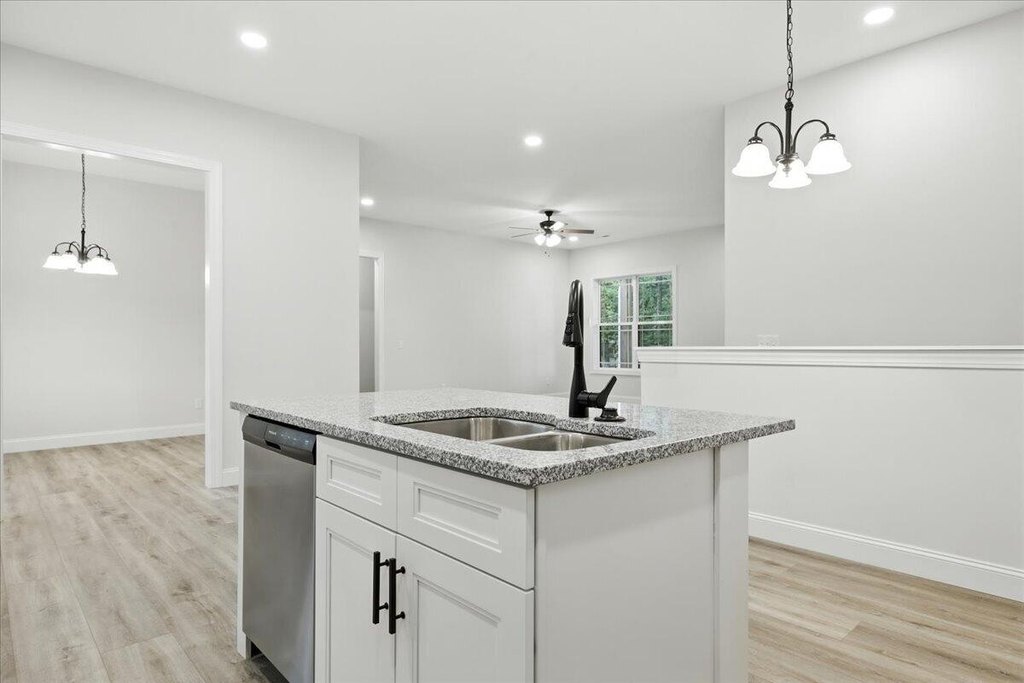 Talbott, Tennessee, 37877, United States, 3 Bedrooms Bedrooms, ,2.5 BathroomsBathrooms,Residential,Forsale,1986958