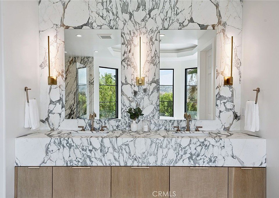 Calabasas, California, 91302, United States, 5 Bedrooms Bedrooms, ,6 BathroomsBathrooms,Residential,Forsale,1987286