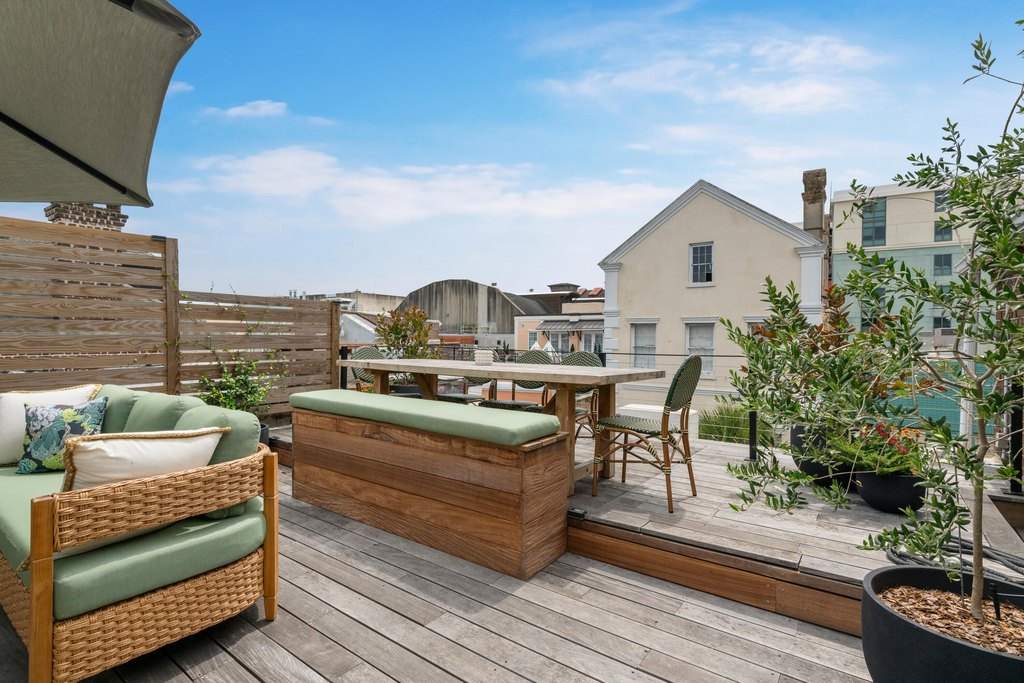 Charleston, South Carolina, 29401, United States, 2 Bedrooms Bedrooms, ,1.5 BathroomsBathrooms,Residential,Forsale,1953164