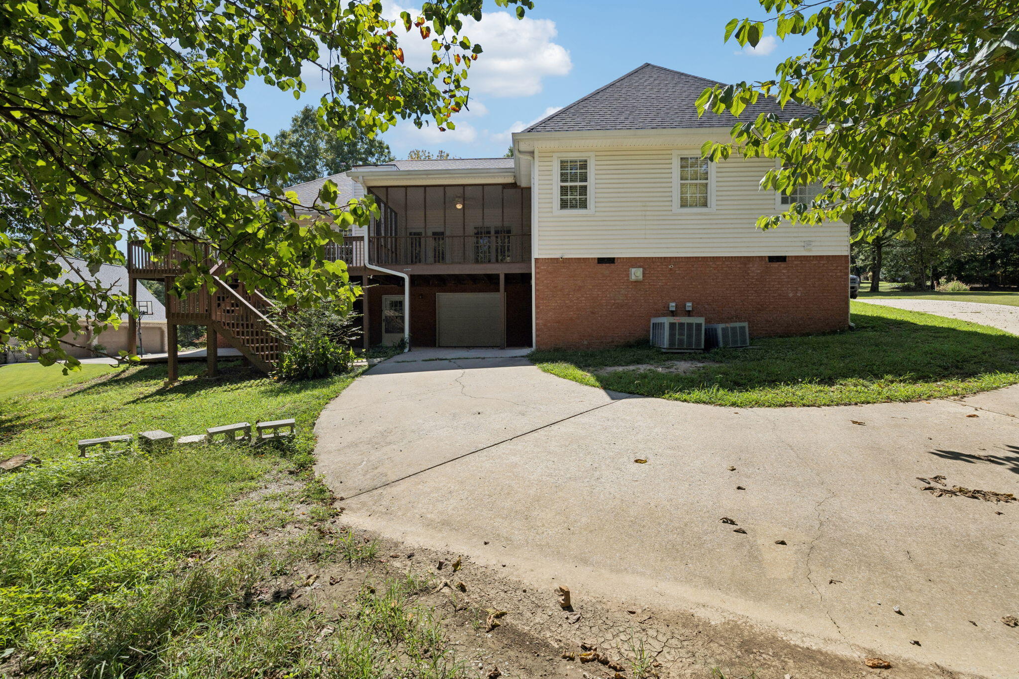 Harrison, Tennessee, 37341, United States, 4 Bedrooms Bedrooms, ,3 BathroomsBathrooms,Residential,Forsale,1946803