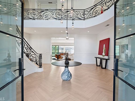 Calabasas, California, 91302, United States, 5 Bedrooms Bedrooms, ,6 BathroomsBathrooms,Residential,Forsale,1987286