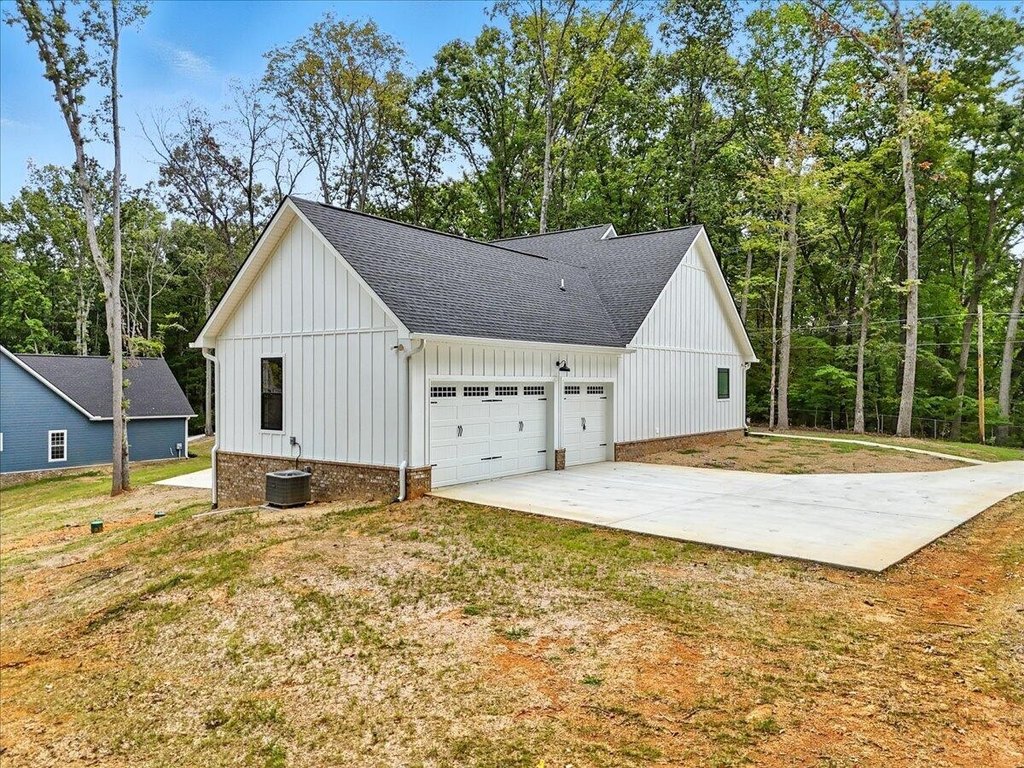 Talbott, Tennessee, 37877, United States, 3 Bedrooms Bedrooms, ,2.5 BathroomsBathrooms,Residential,Forsale,1986958