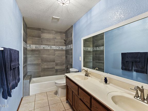 Lancaster, California, 93536, United States, 3 Bedrooms Bedrooms, ,3 BathroomsBathrooms,Residential,Forsale,1987287