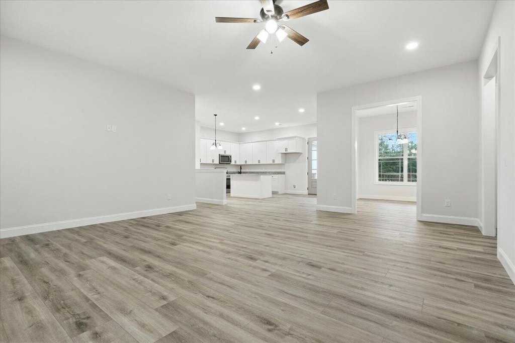 Talbott, Tennessee, 37877, United States, 3 Bedrooms Bedrooms, ,2.5 BathroomsBathrooms,Residential,Forsale,1986958