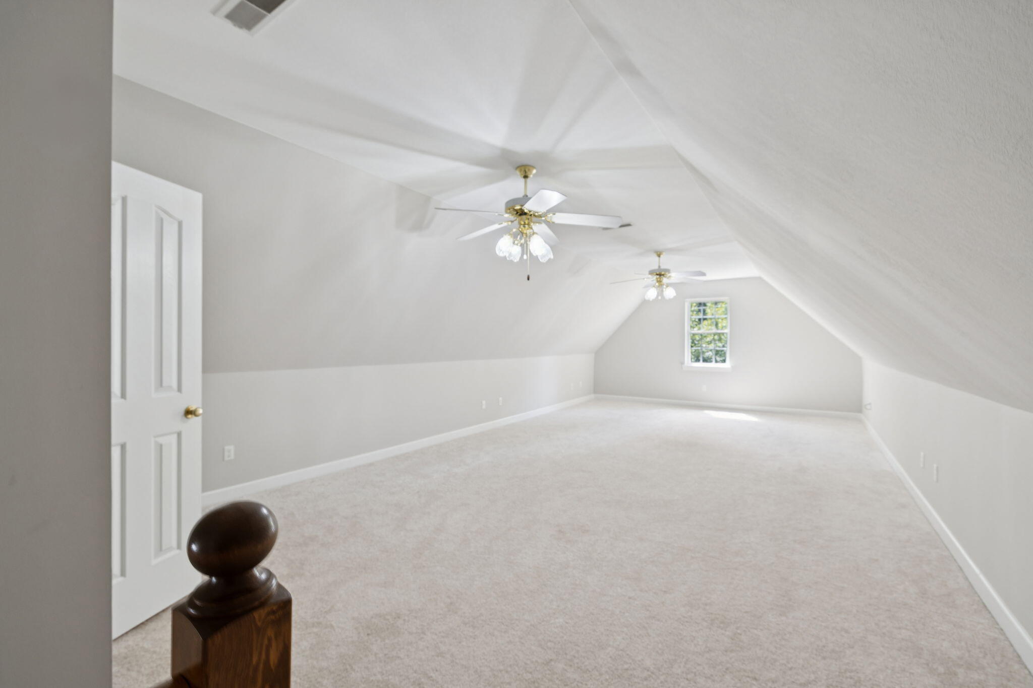 Harrison, Tennessee, 37341, United States, 4 Bedrooms Bedrooms, ,3 BathroomsBathrooms,Residential,Forsale,1946803