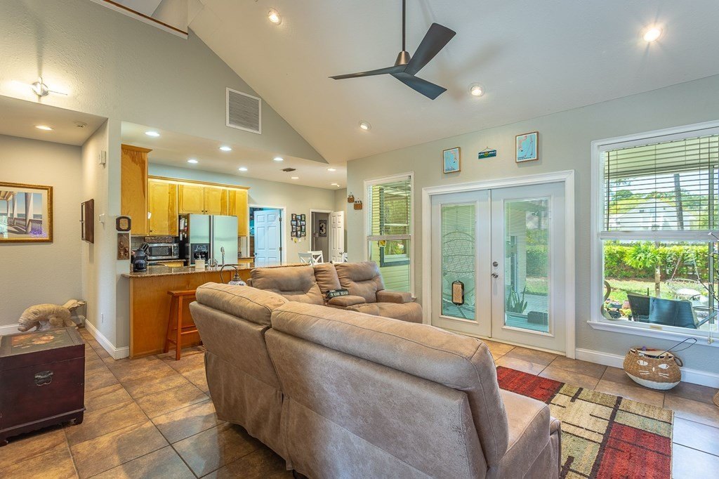 Eastpoint, Florida, 32328, United States, 4 Bedrooms Bedrooms, ,3 BathroomsBathrooms,Residential,Forsale,1946765