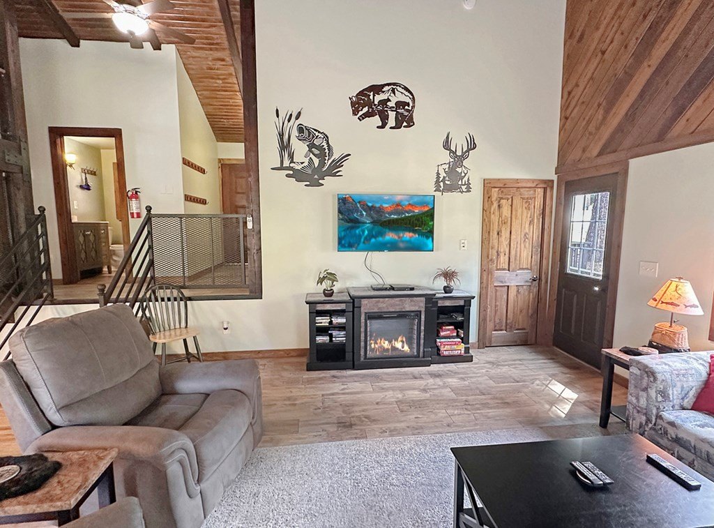 Cascade, Idaho, 83611, United States, 3 Bedrooms Bedrooms, ,2 BathroomsBathrooms,Residential,Forsale,1996717