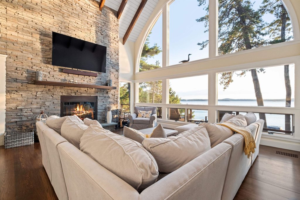 Moultonborough, New Hampshire, 03254, United States, 5 Bedrooms Bedrooms, ,5.5 BathroomsBathrooms,Residential,Forsale,1952906