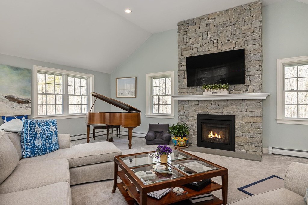 North Hampton, New Hampshire, 03862, United States, 4 Bedrooms Bedrooms, ,2.5 BathroomsBathrooms,Residential,Forsale,1952916