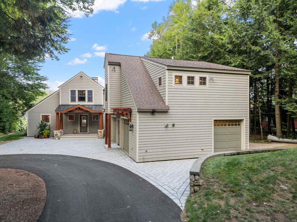 Moultonborough, New Hampshire, 03254, United States, 4 Bedrooms Bedrooms, ,3 BathroomsBathrooms,Residential,Forsale,1952908