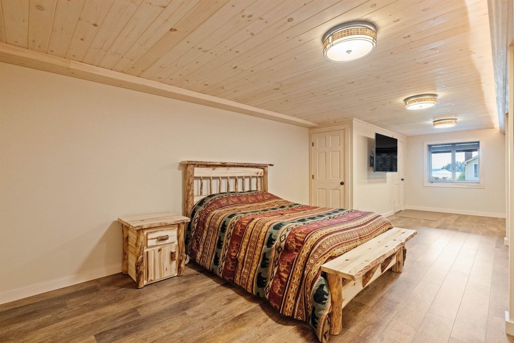 Moultonborough, New Hampshire, 03254, United States, 5 Bedrooms Bedrooms, ,3 BathroomsBathrooms,Residential,Forsale,1952912