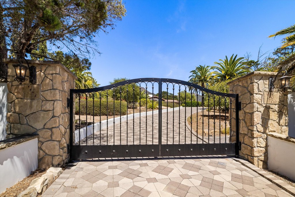 SANTA BARBARA, California, 93108, United States, 3 Bedrooms Bedrooms, ,2.5 BathroomsBathrooms,Residential,Forsale,2004321