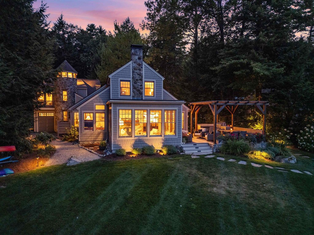 Moultonborough, New Hampshire, 03254, United States, 4 Bedrooms Bedrooms, ,3 BathroomsBathrooms,Residential,Forsale,1952908
