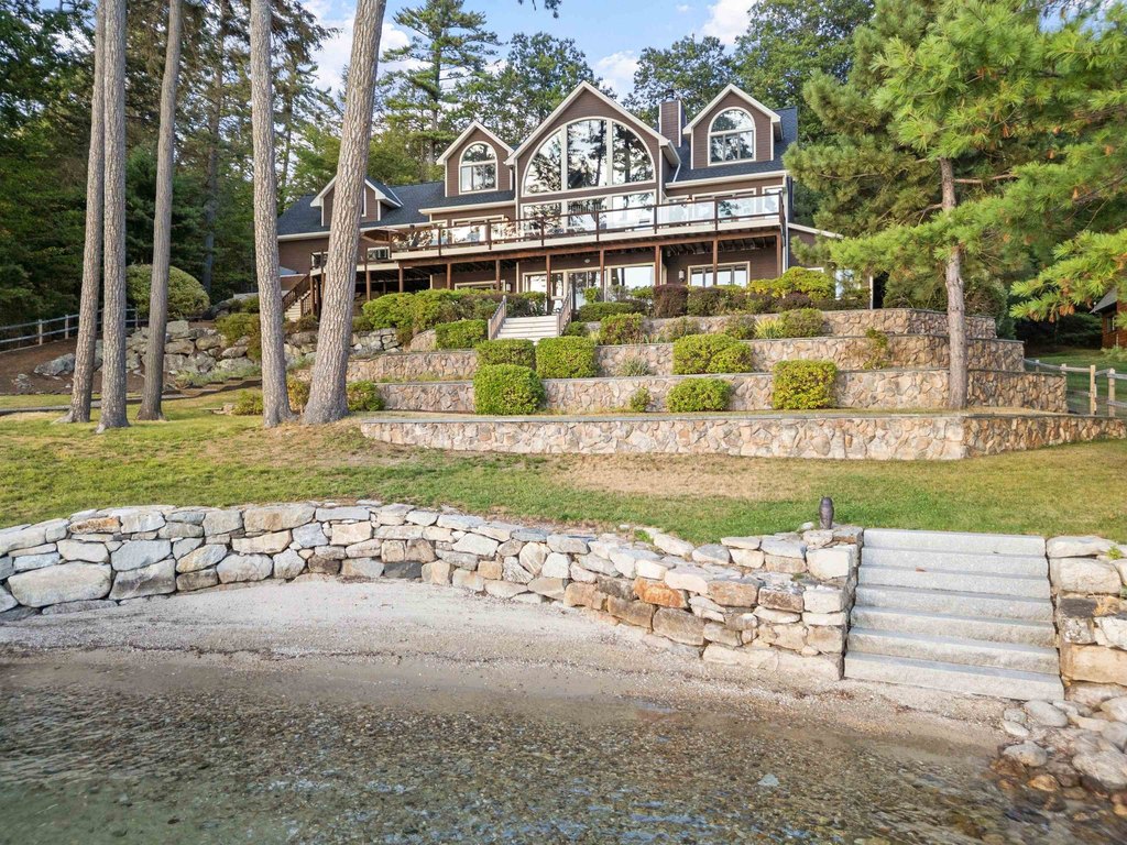 Moultonborough, New Hampshire, 03254, United States, 5 Bedrooms Bedrooms, ,5.5 BathroomsBathrooms,Residential,Forsale,1952906