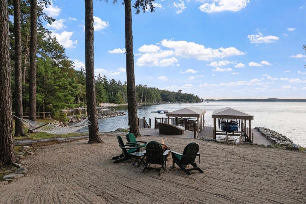 Moultonborough, New Hampshire, 03254, United States, 5 Bedrooms Bedrooms, ,5.5 BathroomsBathrooms,Residential,Forsale,1952906