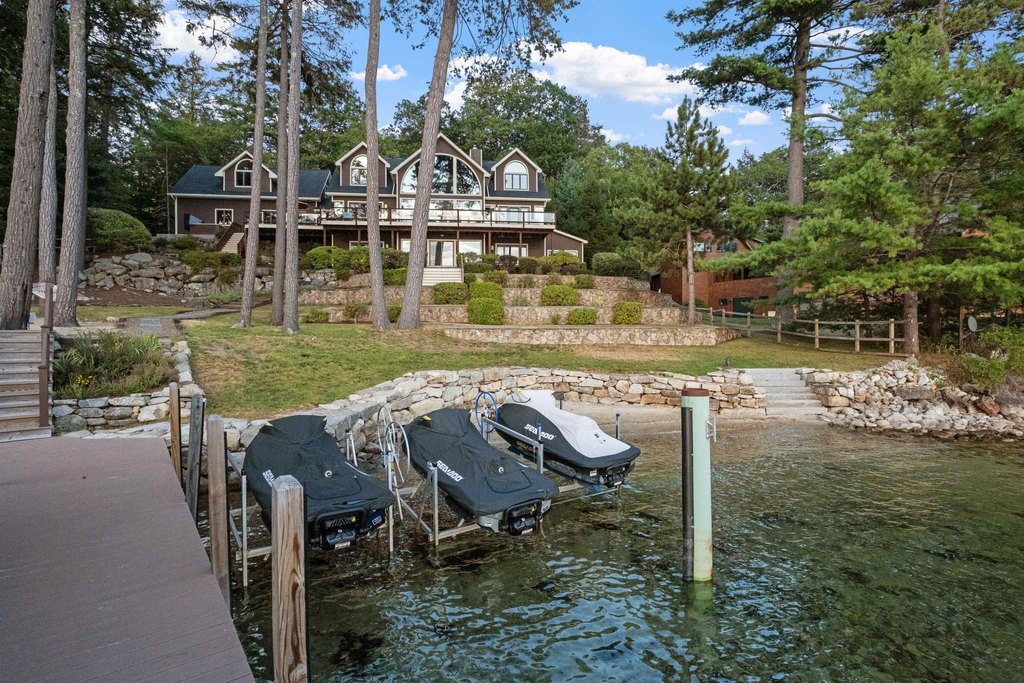 Moultonborough, New Hampshire, 03254, United States, 5 Bedrooms Bedrooms, ,5.5 BathroomsBathrooms,Residential,Forsale,1952906