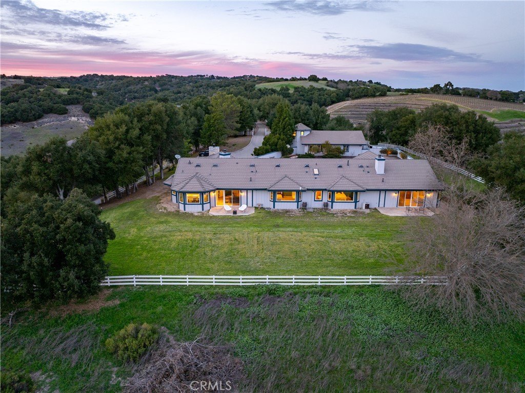 Paso Robles, California, 93446, United States, 6 Bedrooms Bedrooms, ,4.5 BathroomsBathrooms,Residential,Forsale,1899799