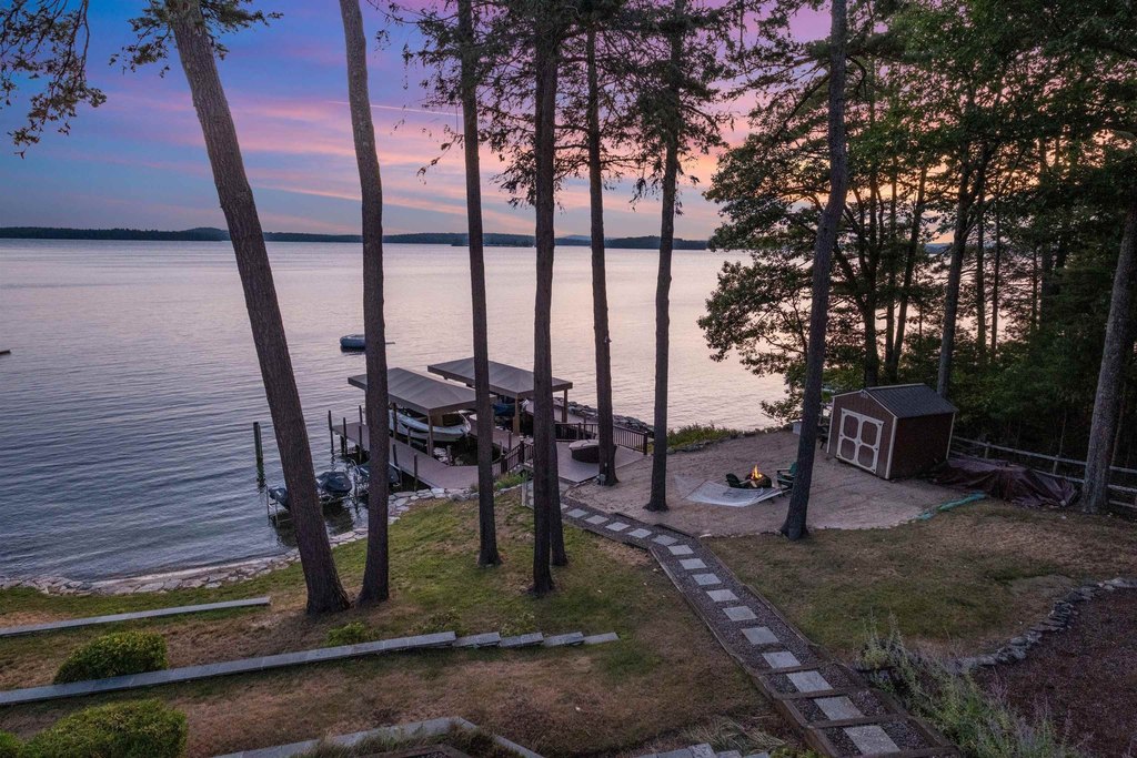 Moultonborough, New Hampshire, 03254, United States, 5 Bedrooms Bedrooms, ,5.5 BathroomsBathrooms,Residential,Forsale,1952906