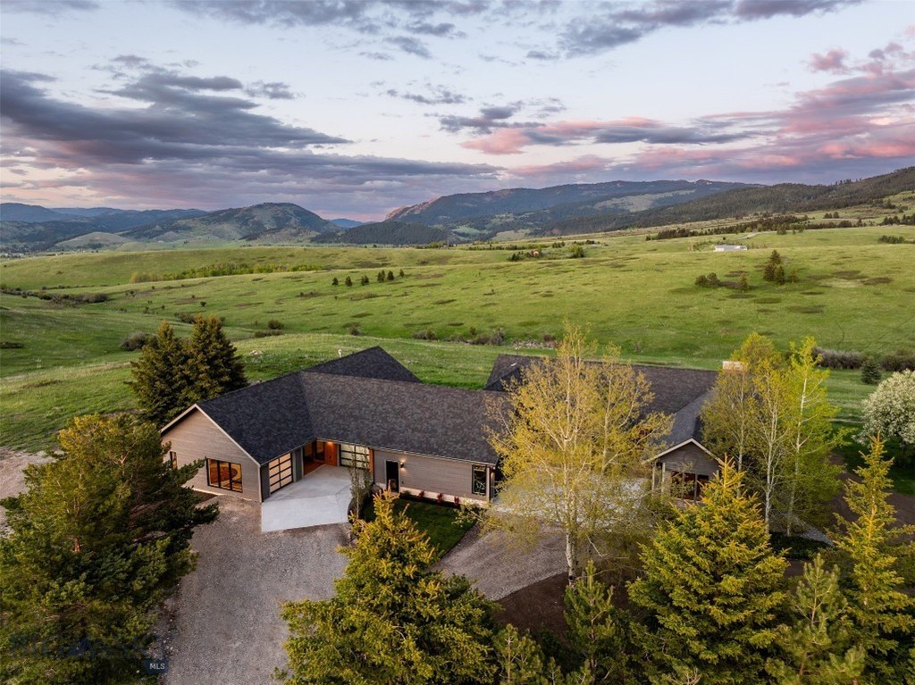 Bozeman, Montana, 59715, United States, 6 Bedrooms Bedrooms, ,5.5 BathroomsBathrooms,Residential,Forsale,1941210