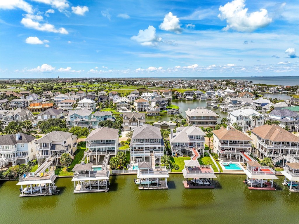 Galveston, Texas, 77554, United States, 4 Bedrooms Bedrooms, ,4.5 BathroomsBathrooms,Residential,Forsale,1954137